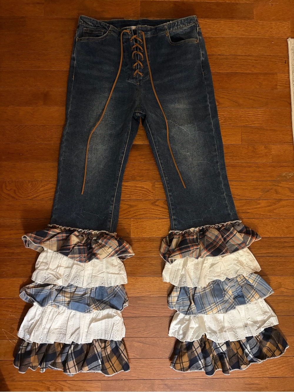 NWT OLI & HALI LACE-UP RUFFLE STATEMENT JEANS | SIZE M | RETAIL $125